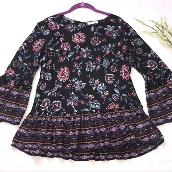 BEACHLUNCHLOUNGE Floral Peplum Bell Sleeve Blouse Dark Floral Fall Top - Picture 3 of 9